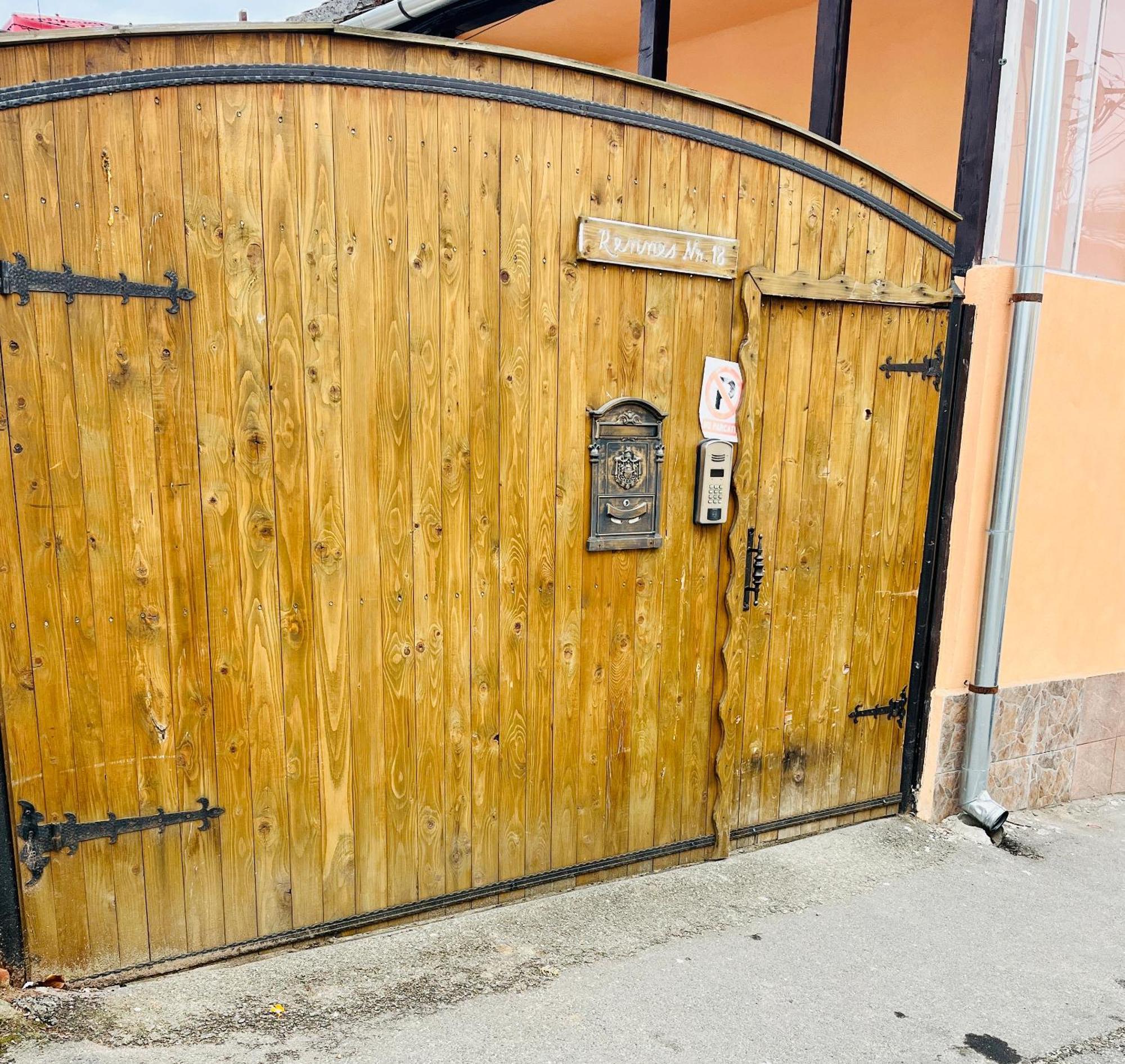Moon And Sun Apartments Sibiu Extérieur photo